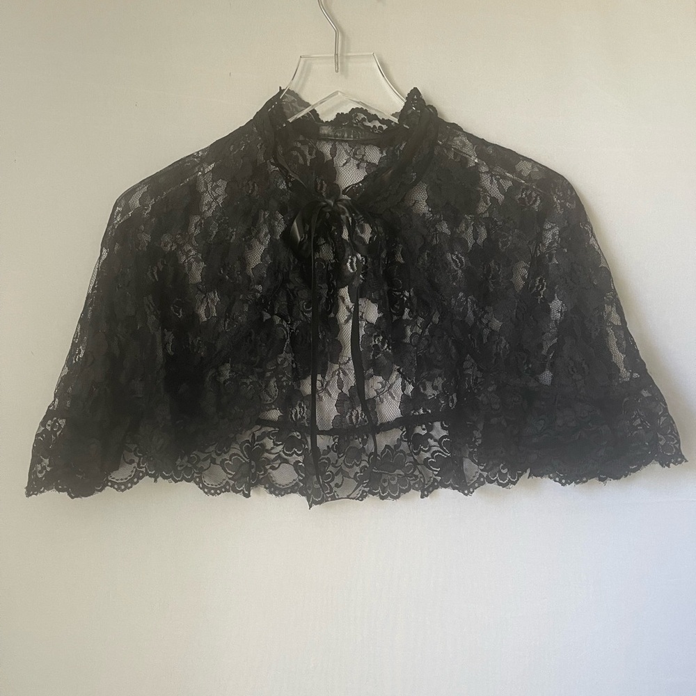 Daisy Corsets Floral Lace Tie Neck Caplet Cape Shawl
